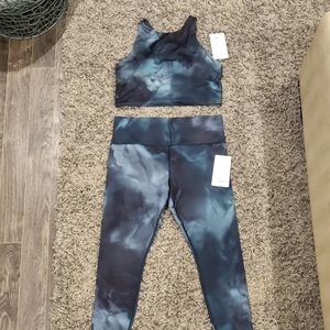 BNWT Athleta Elation Leggings size L in green marble print